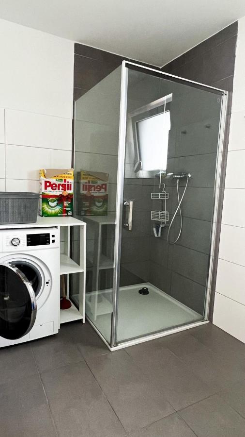 2 Zkb Apartment In Mannheim Kueche - Parken - Grosser Tv Kültér fotó